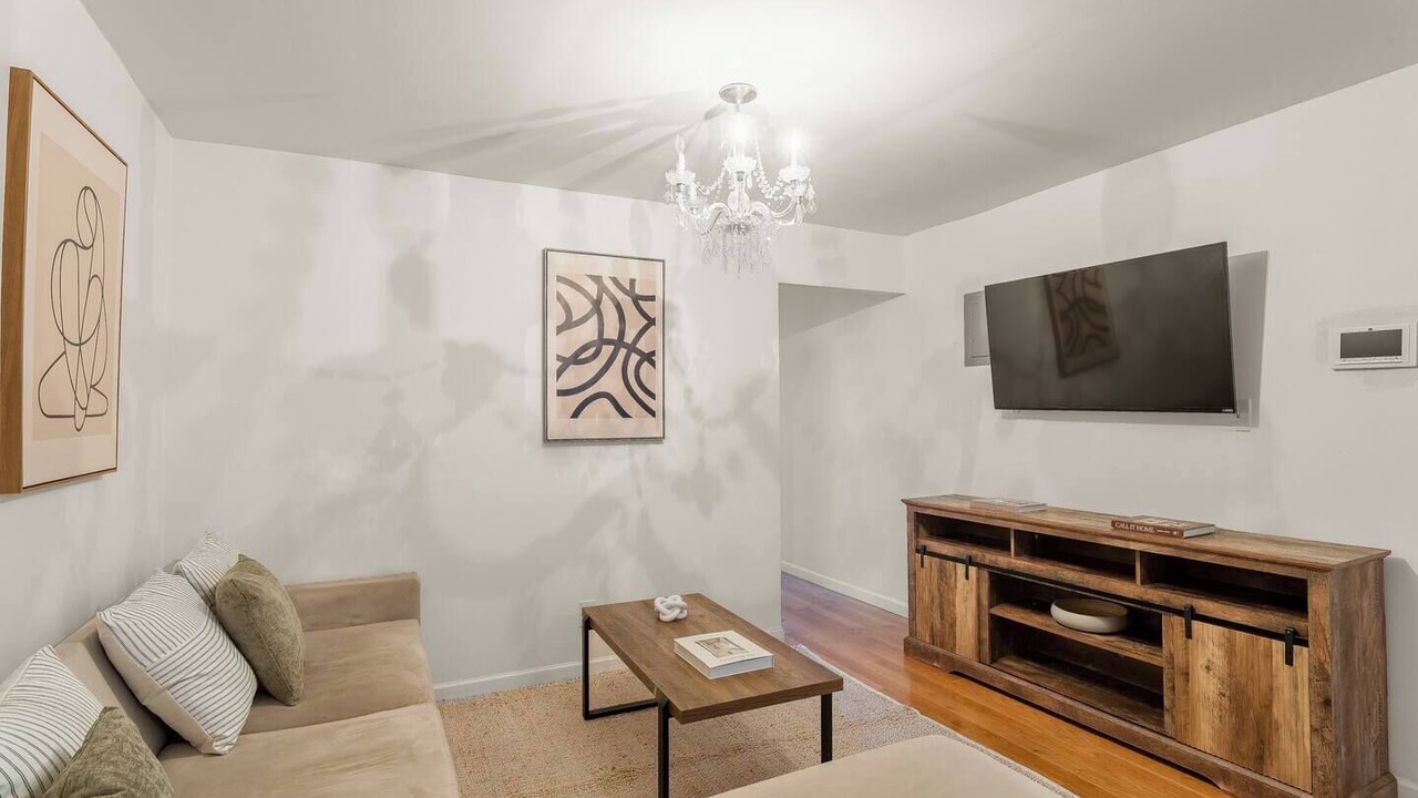 Photo of Livingroom in Rose Hill