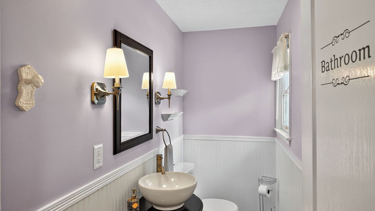 Photo of Bathroom in Niles
