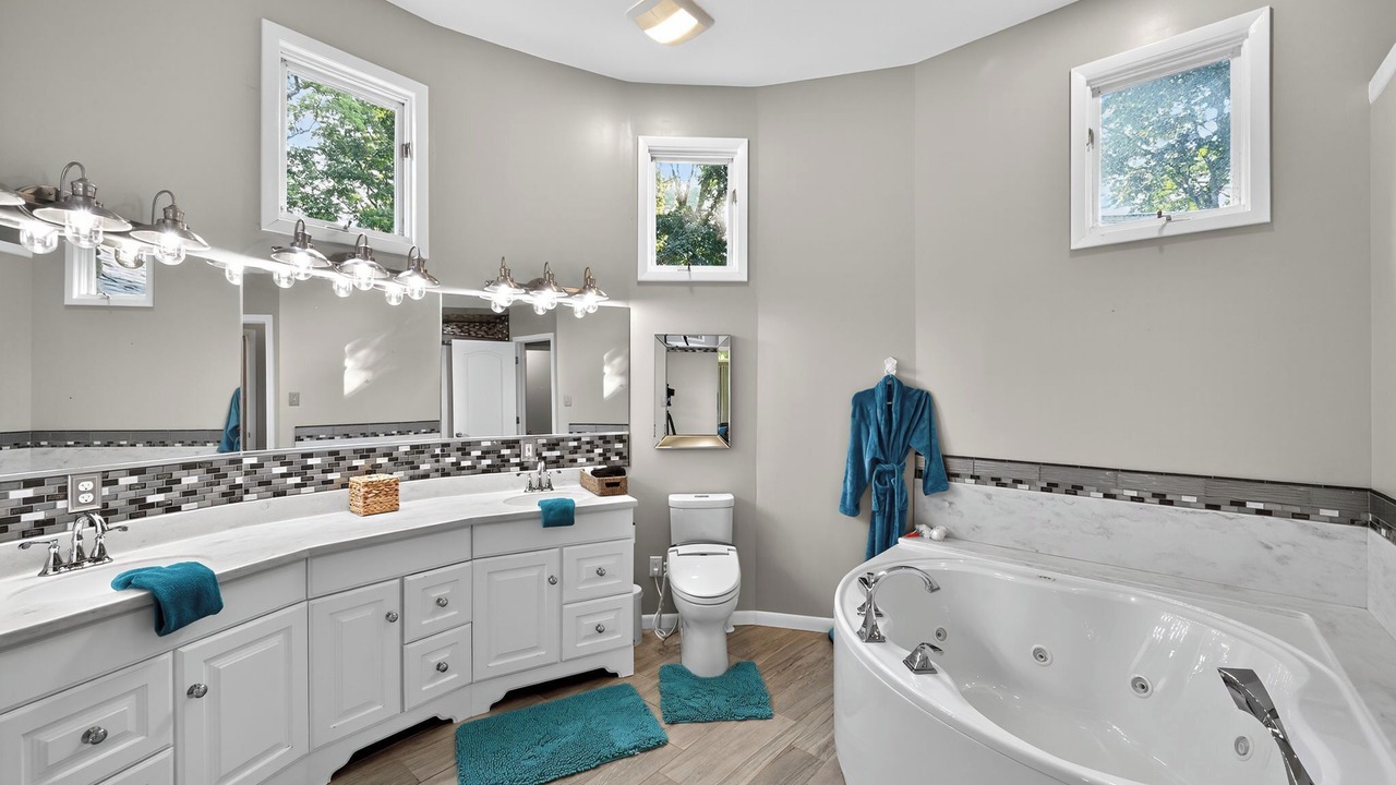 Photo of Bathroom in Niles