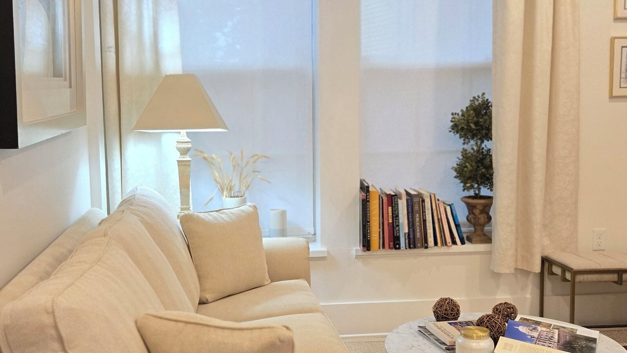 Photo of Livingroom in Fox Point