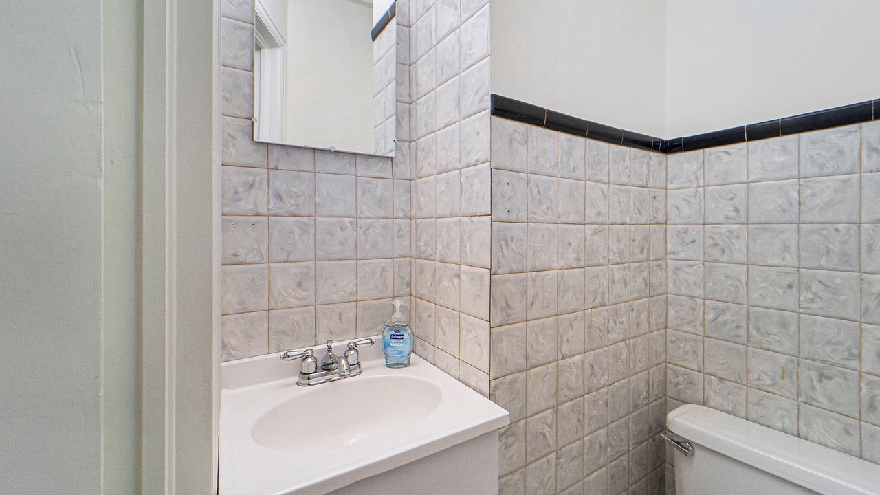 Photo of Bathroom in Barths