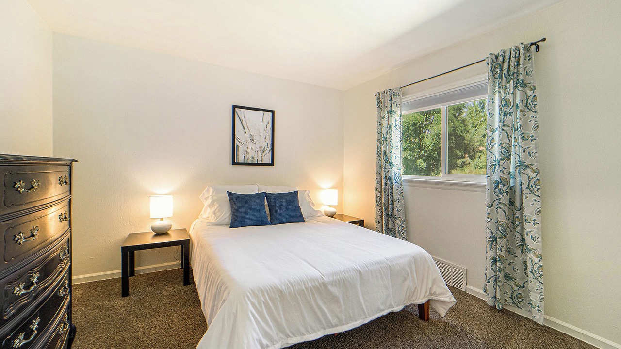Photo of Bedroom in Barths
