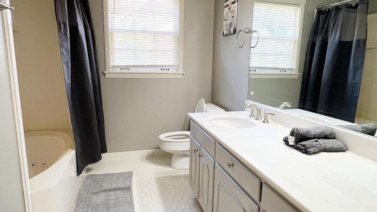 Photo of Bathroom in East Memphis