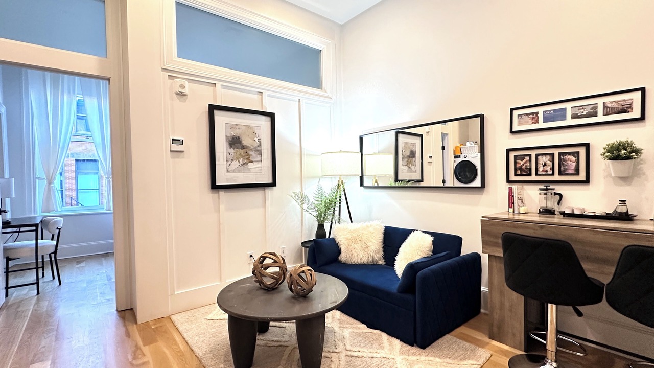 Photo of Livingroom in Downtown