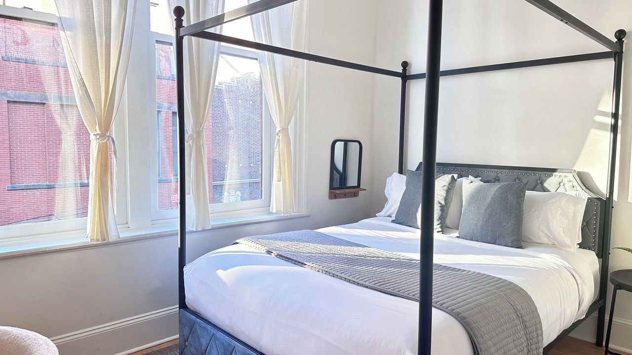 Photo of Bedroom in Downtown