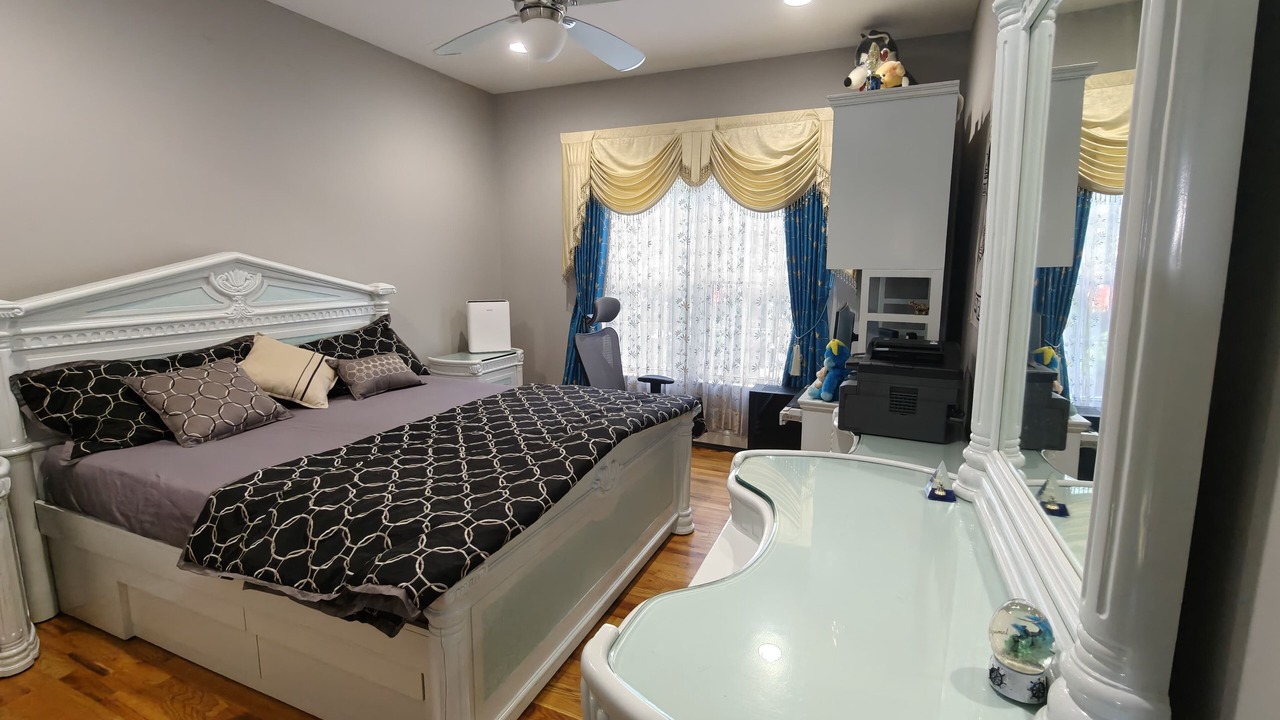 Photo of Bedroom in Hicksville
