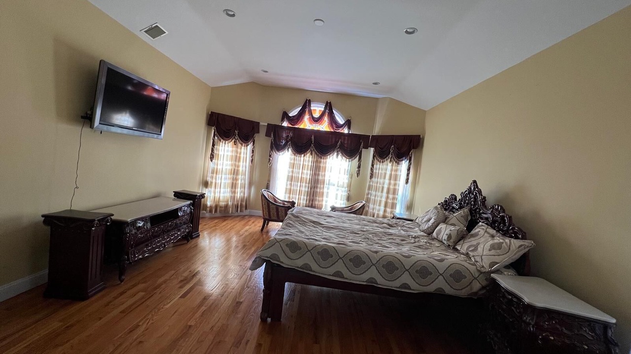 Photo of Bedroom in Hicksville