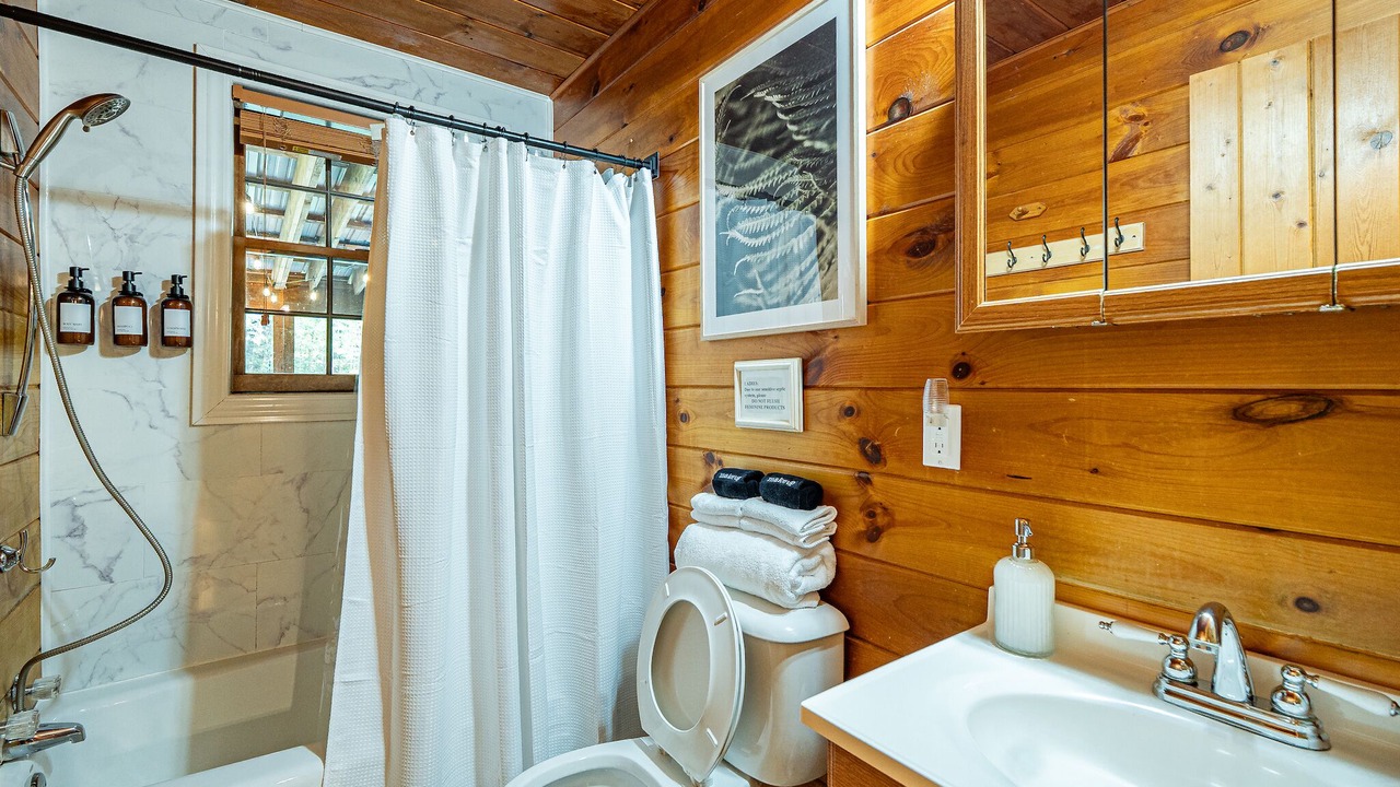 Photo of Bathroom in Hico