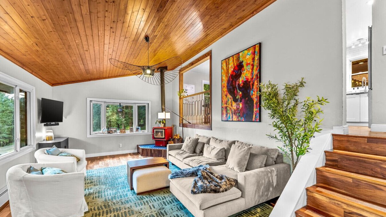 Photo of Livingroom in Hangen Ranch And M and B