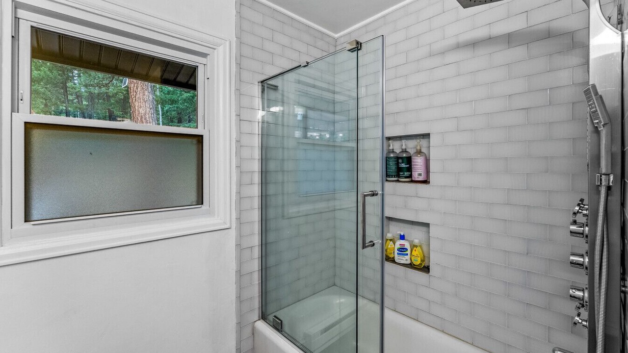 Photo of Bathroom in Hangen Ranch And M and B