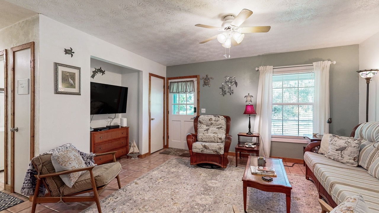 Photo of Livingroom in Amelia City