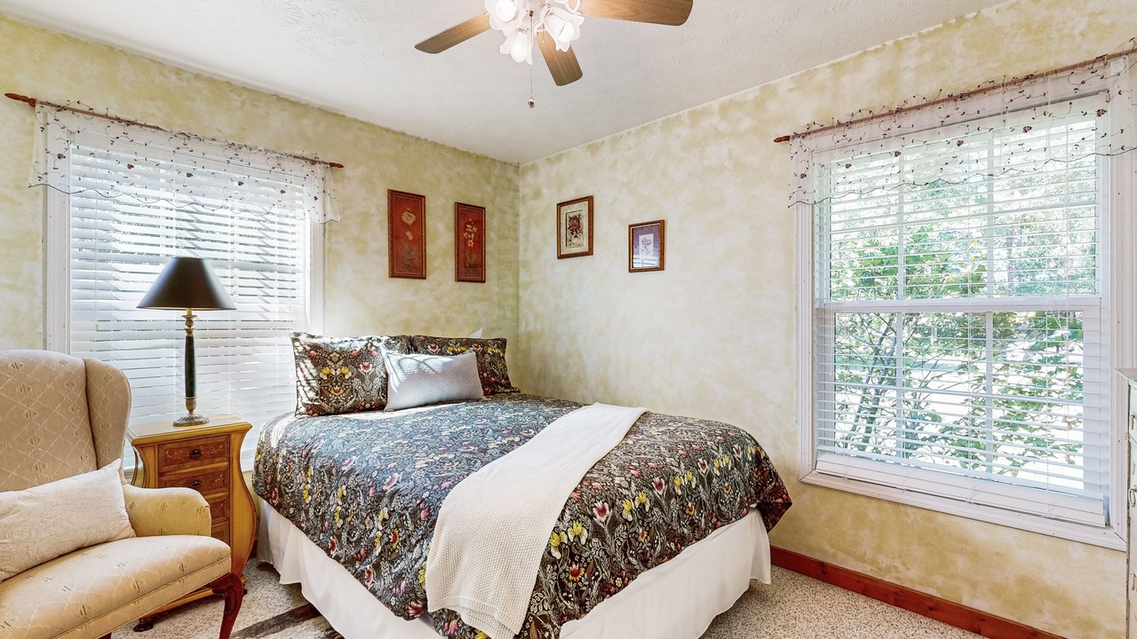 Photo of Bedroom in Amelia City