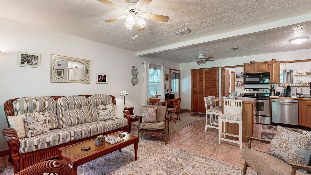 Photo of Livingroom in Amelia City