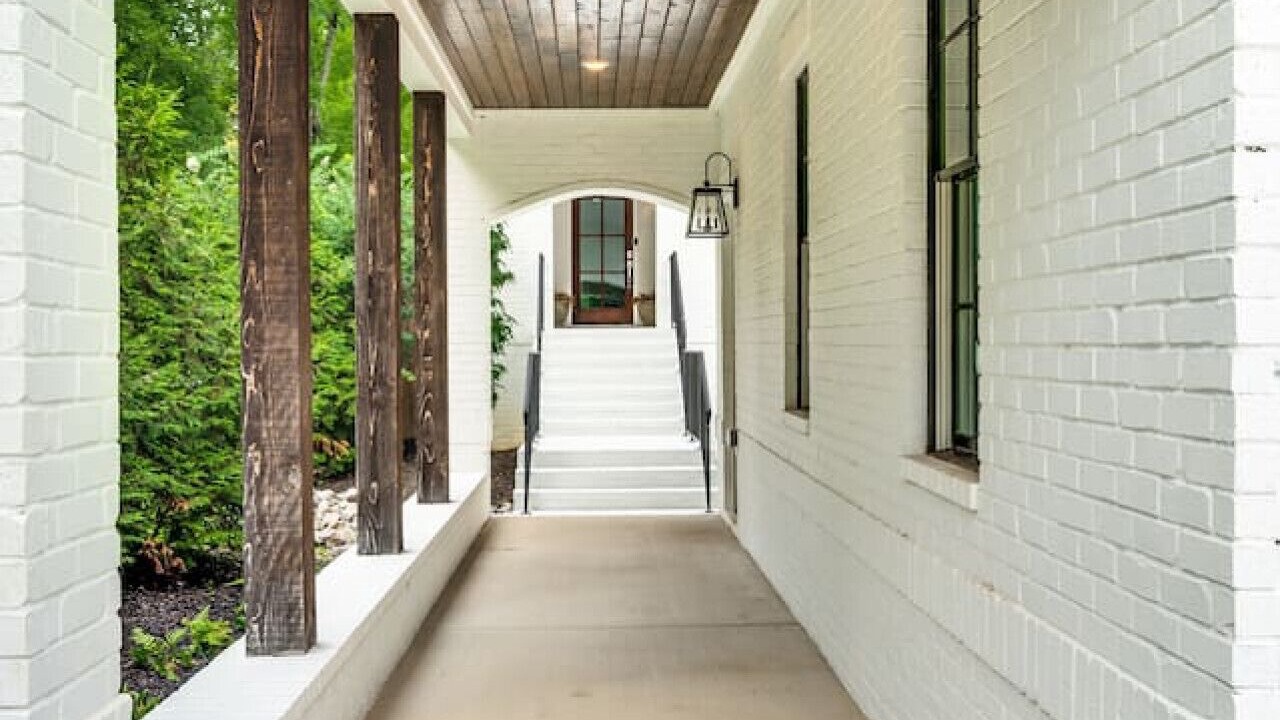 Photo of Outdoor in Green Hills