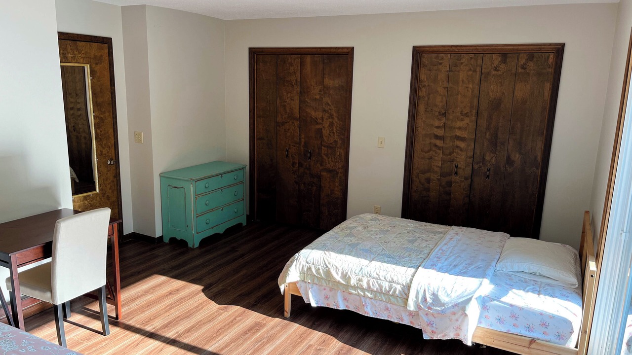 Photo of Bedroom in Maple City