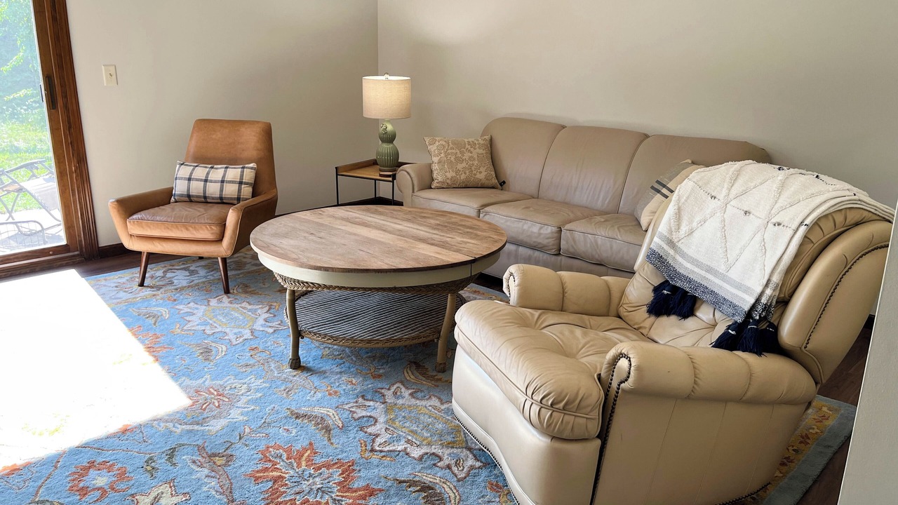 Photo of Livingroom in Maple City