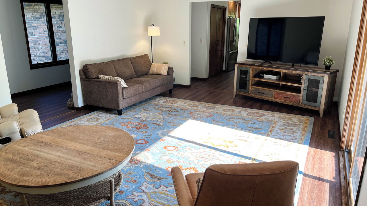 Photo of Livingroom in Maple City