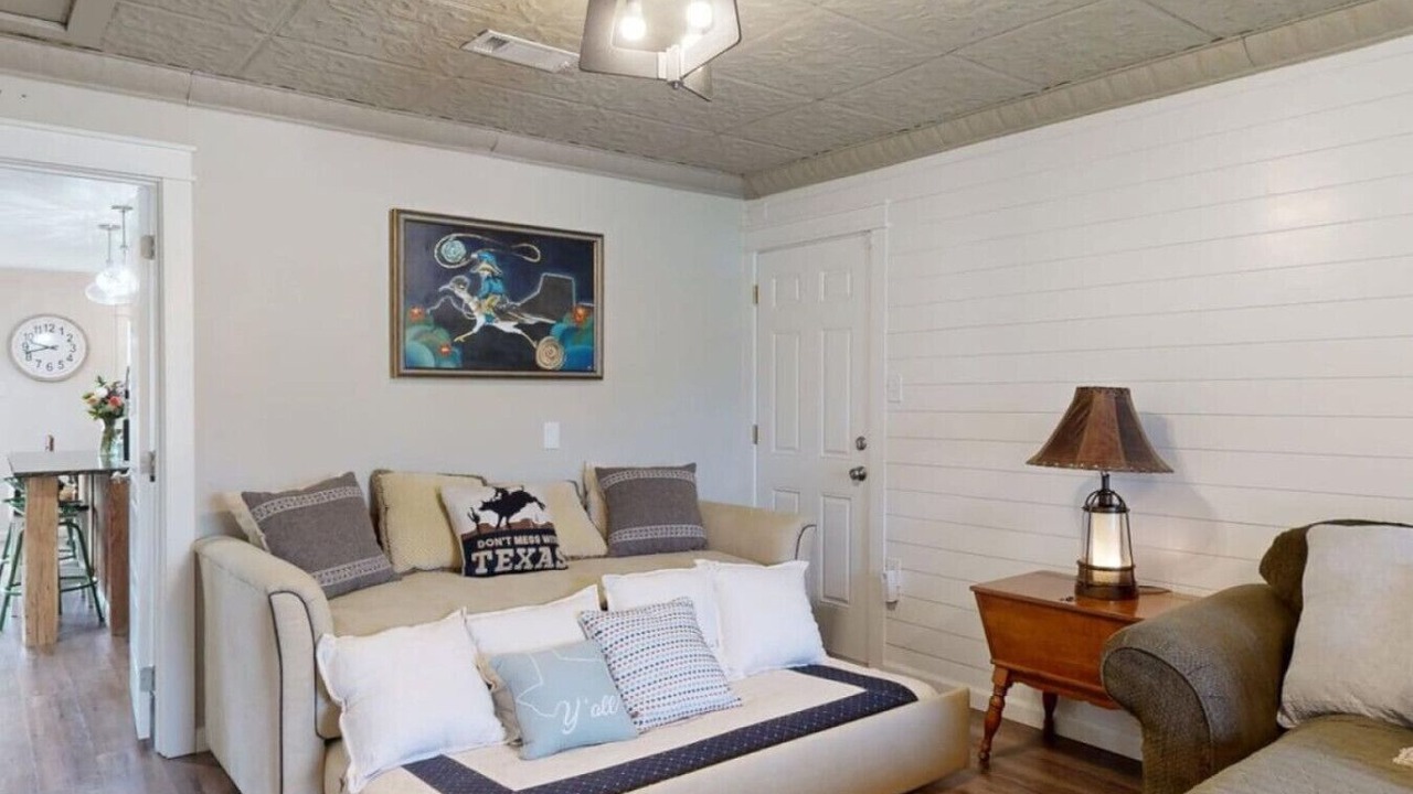 Photo of Livingroom in Bryan