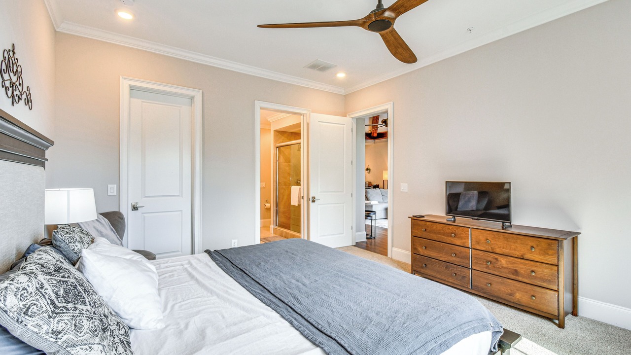Photo of Bedroom in Toccoa
