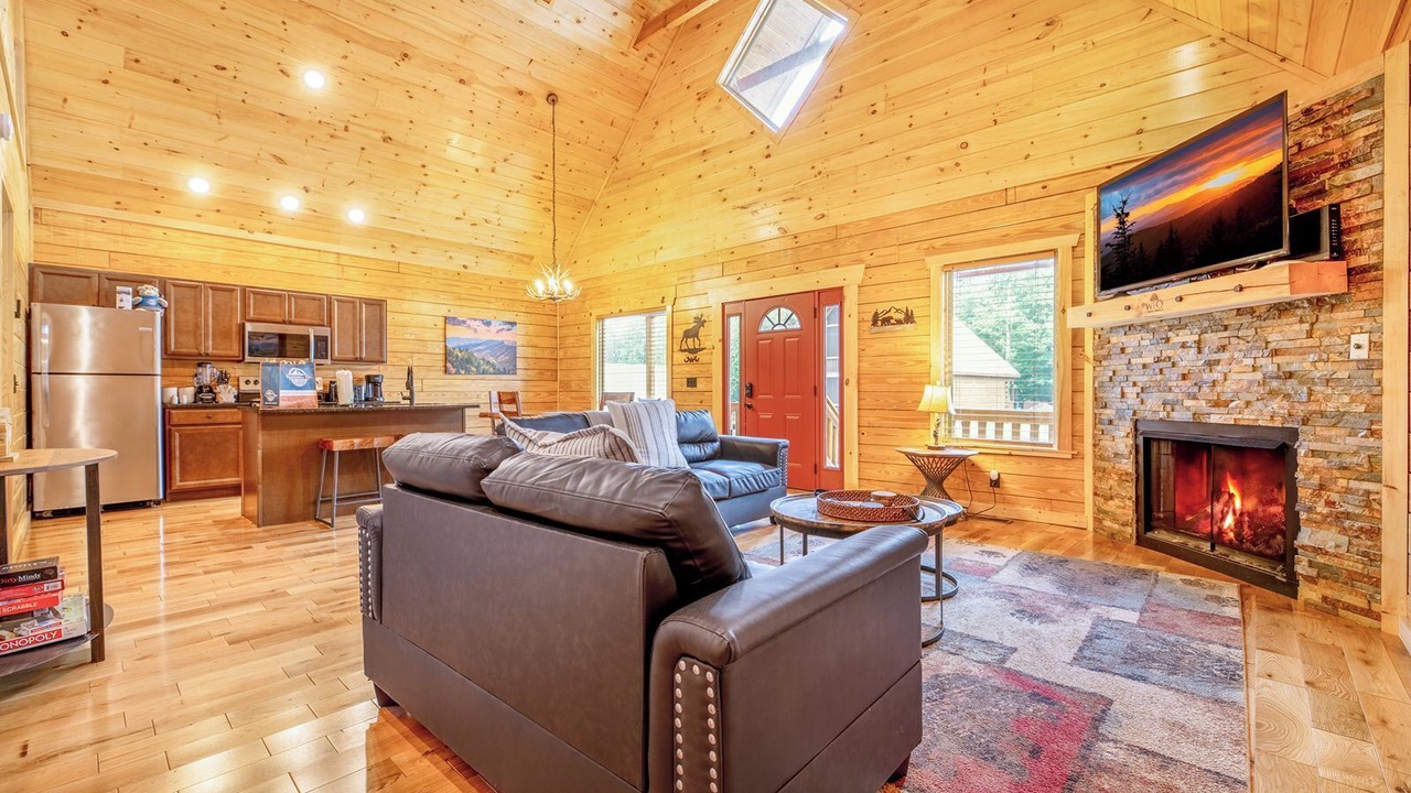 Photo of Livingroom in White Oak Lodge