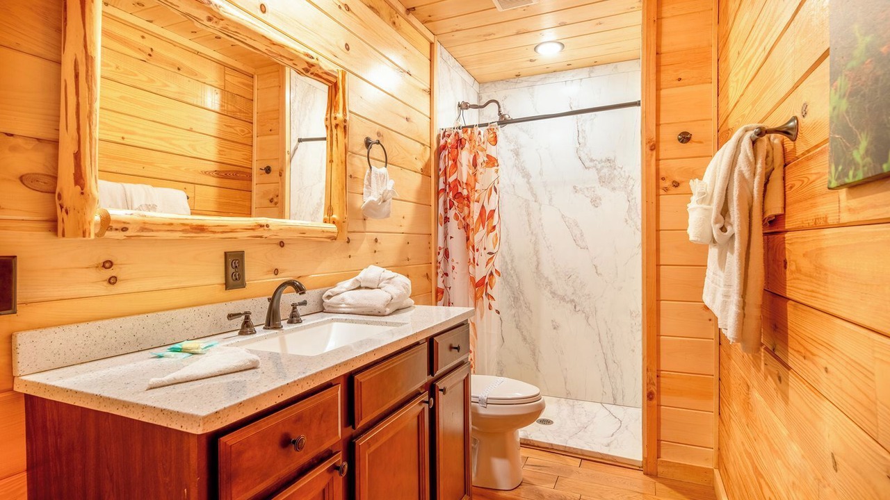 Photo of Bathroom in White Oak Lodge