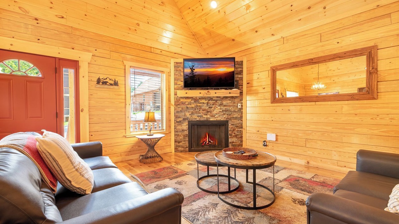 Photo of Livingroom in White Oak Lodge