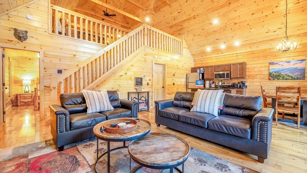 Photo of Livingroom in White Oak Lodge