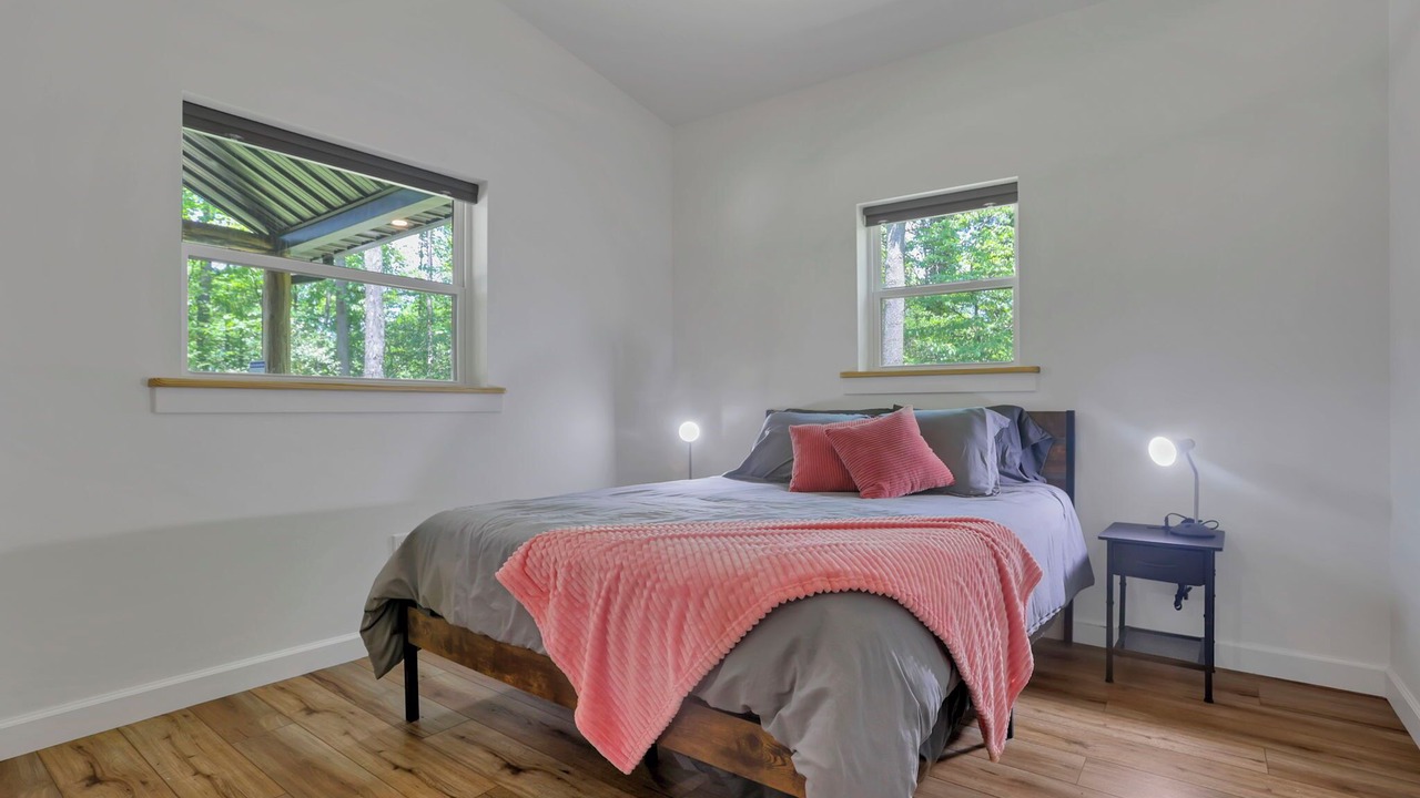 Photo of Bedroom in Logan