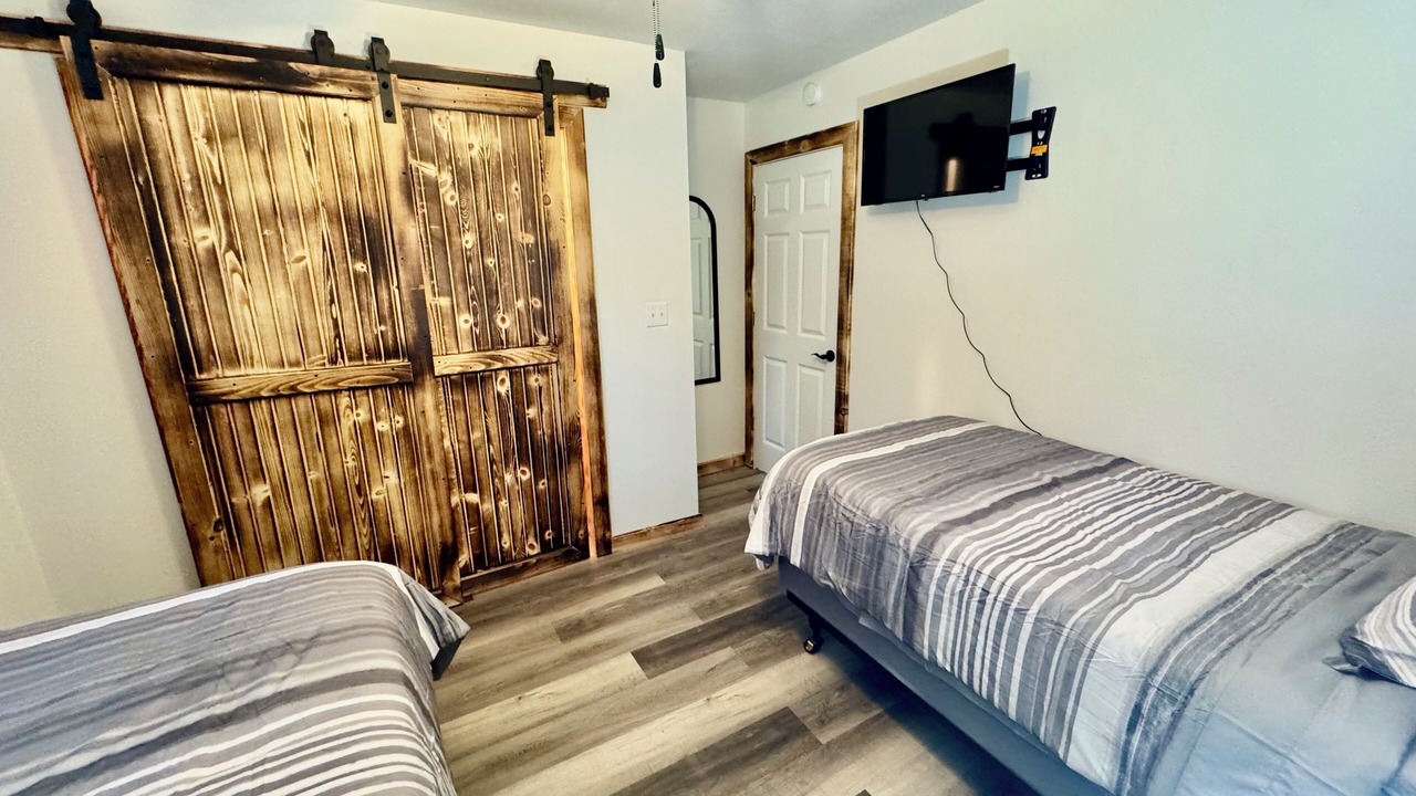 Photo of Bedroom in Mountain Grove