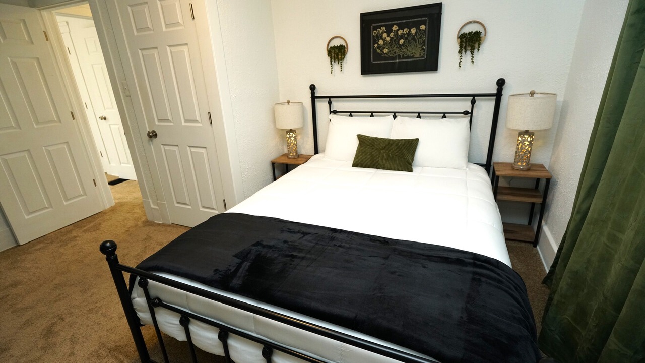 Photo of Bedroom in Elyria