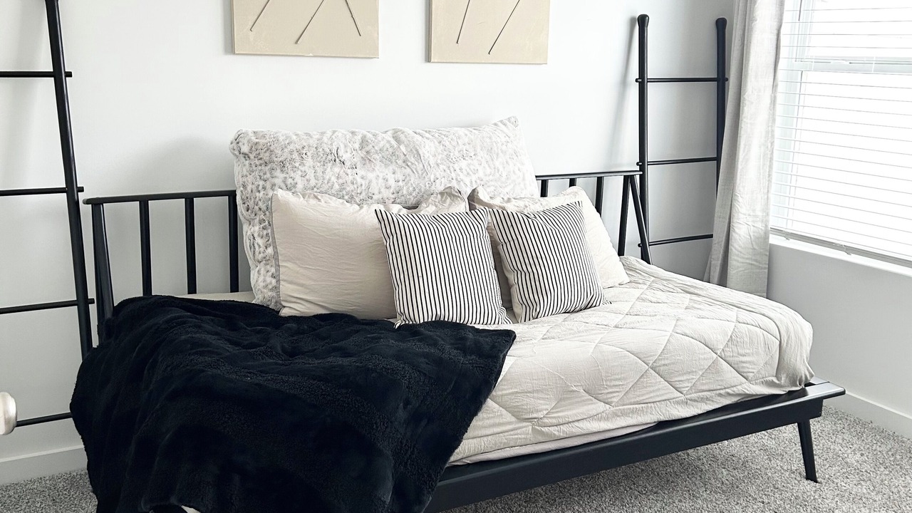 Photo of Bedroom in Normal