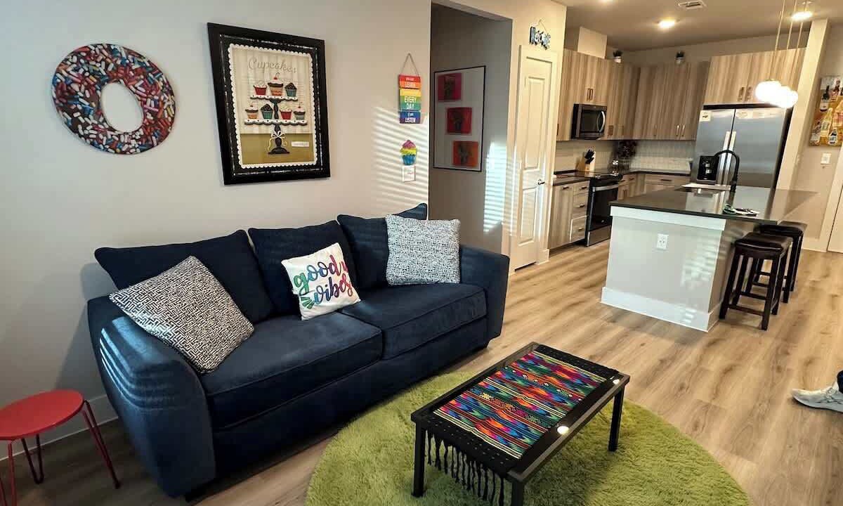 Photo of Livingroom in McNeil