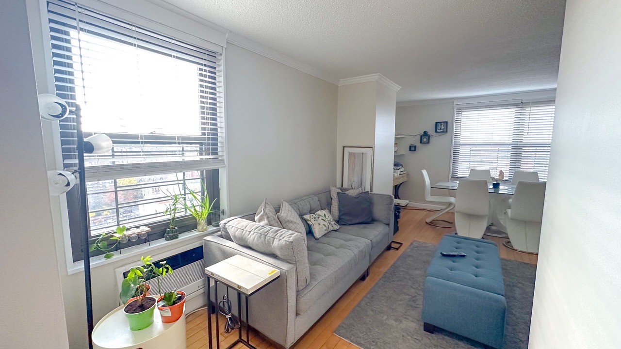 Photo of Livingroom in Manhattan Valley