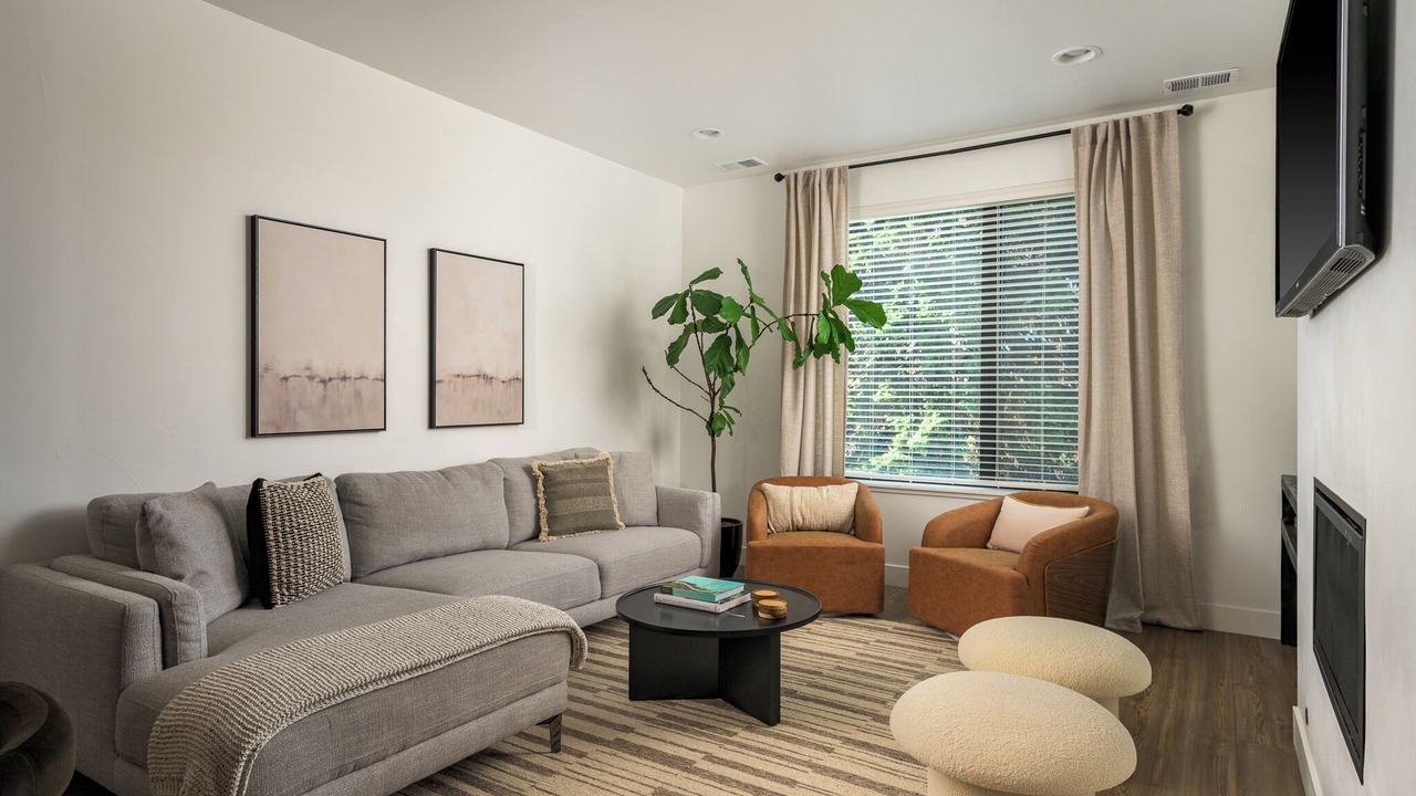 Photo of Livingroom in Berkley