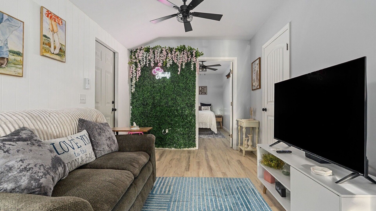 Photo of Livingroom in McMinnville