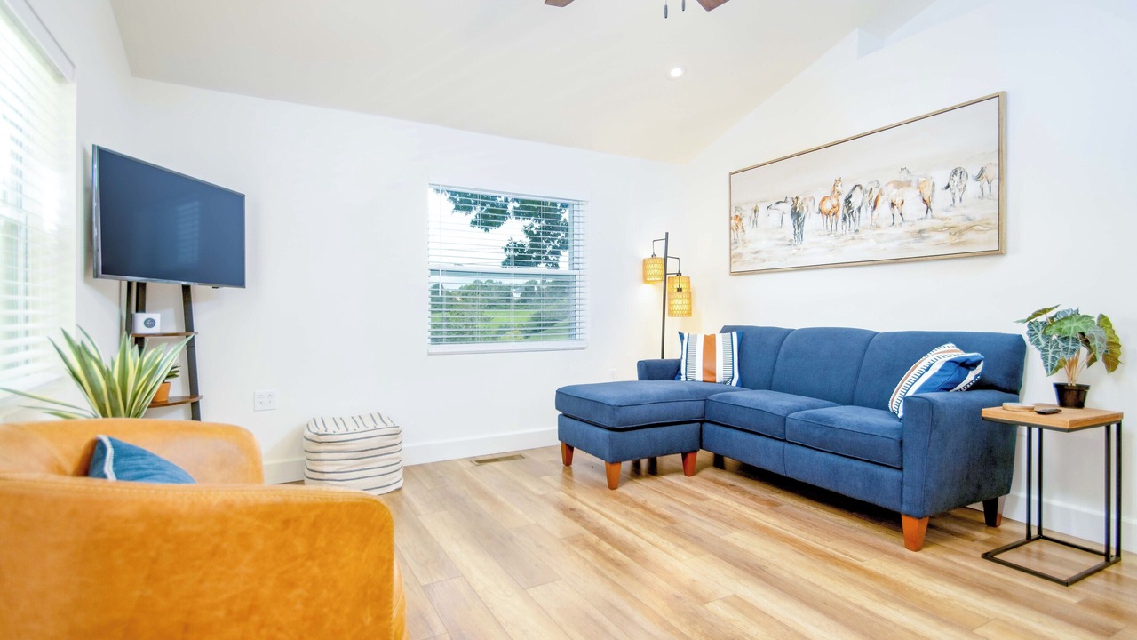 Photo of Livingroom in Ashley Oaks