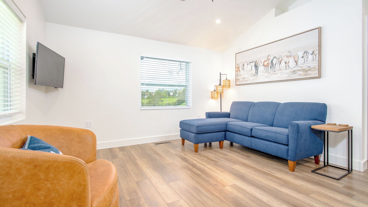 Photo of Livingroom in Ashley Oaks