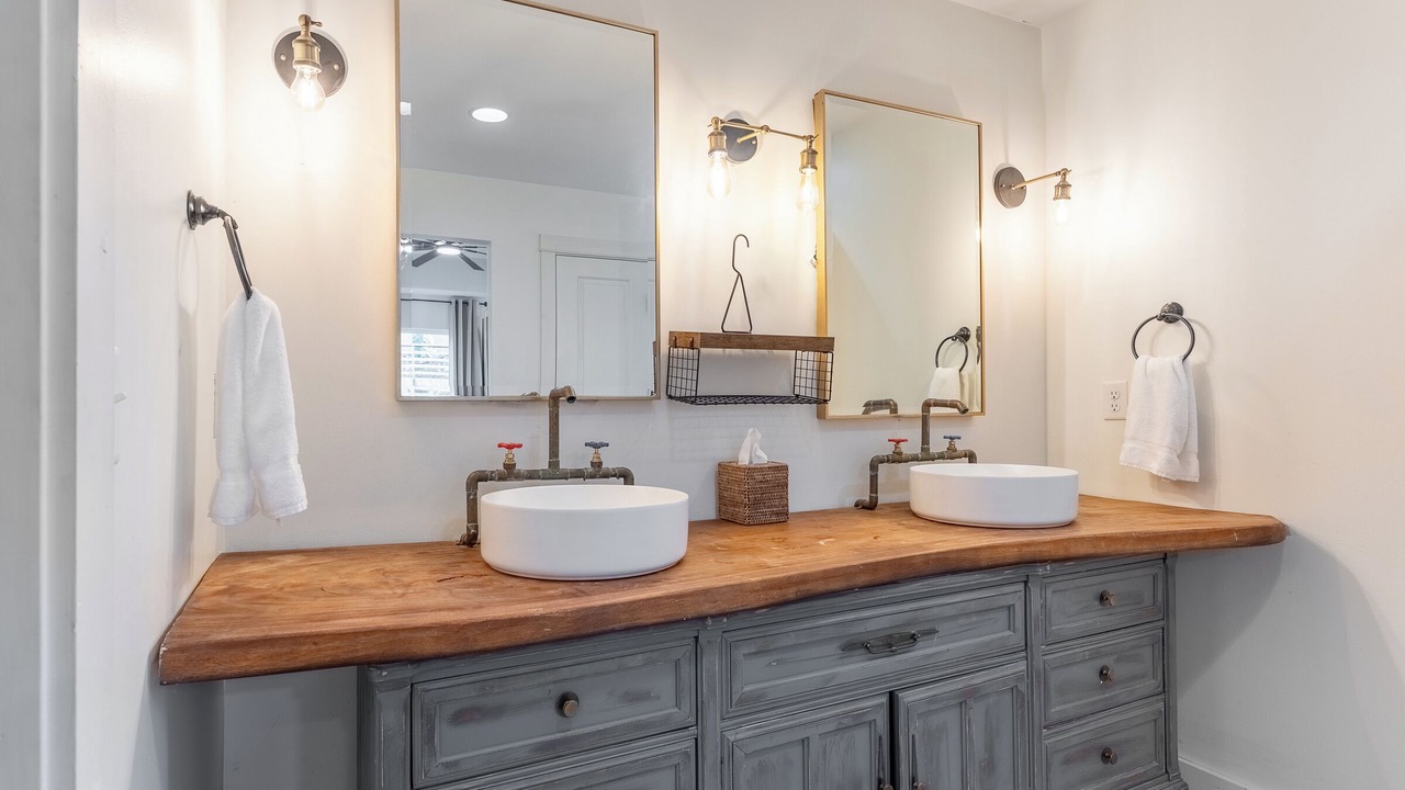 Photo of Bathroom in East Hill
