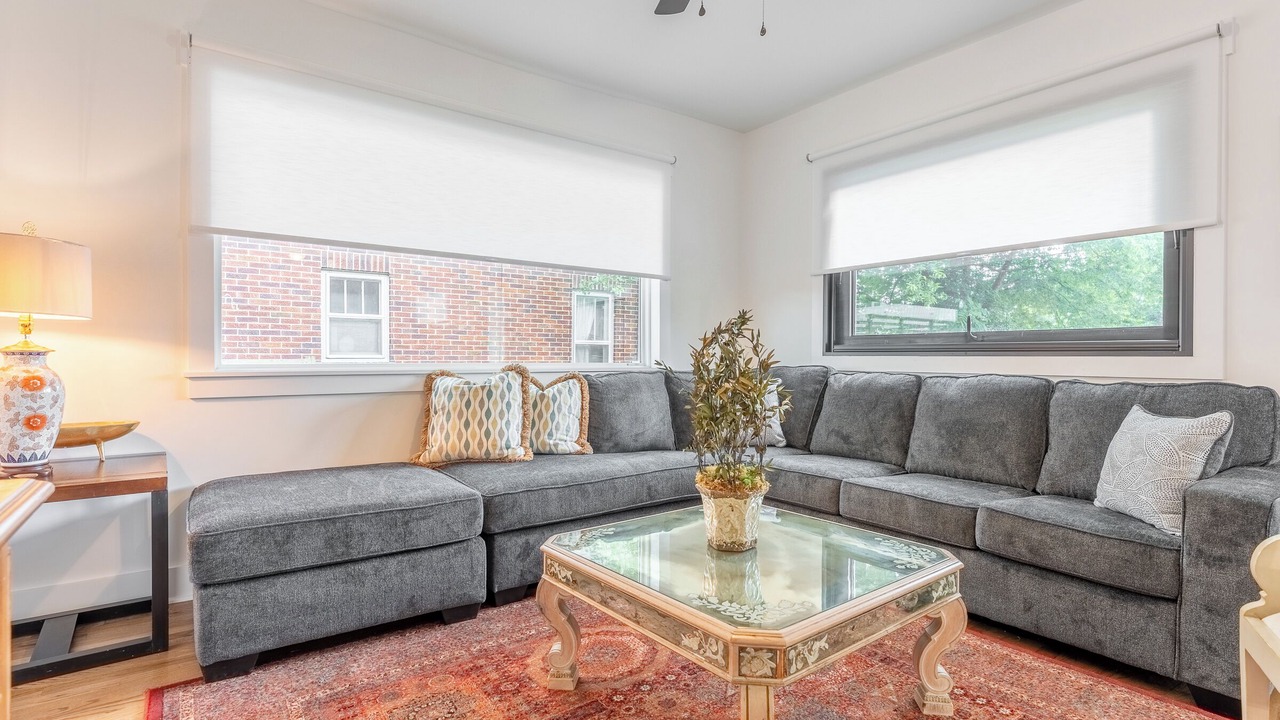 Photo of Livingroom in East Hill