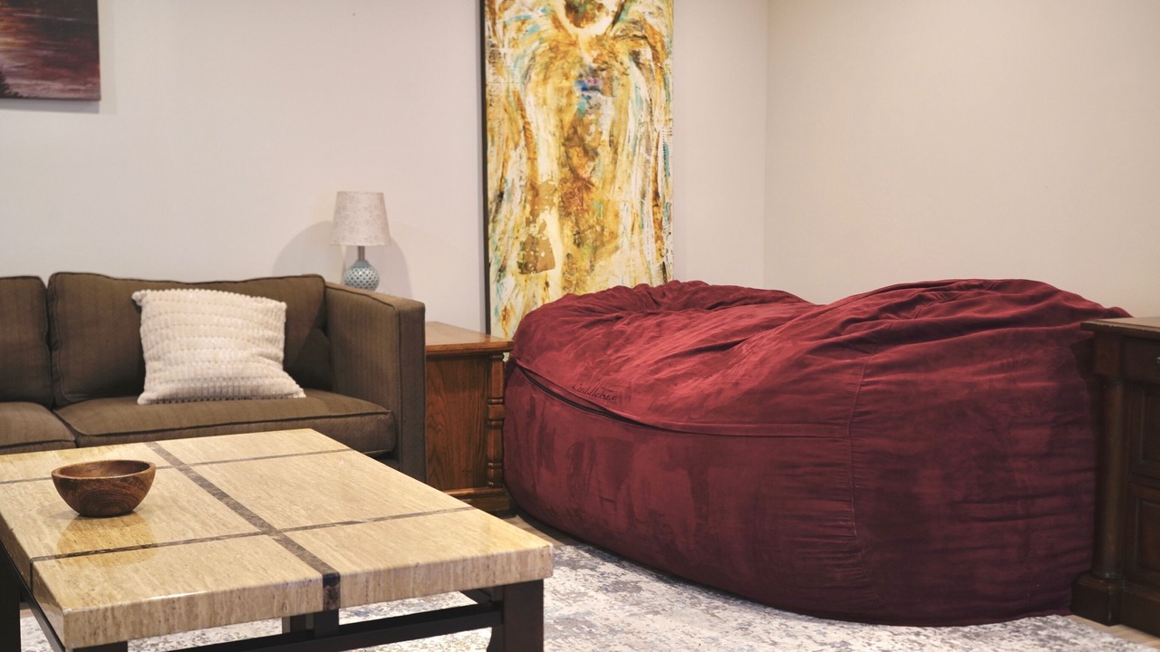 Photo of Livingroom in Midvale