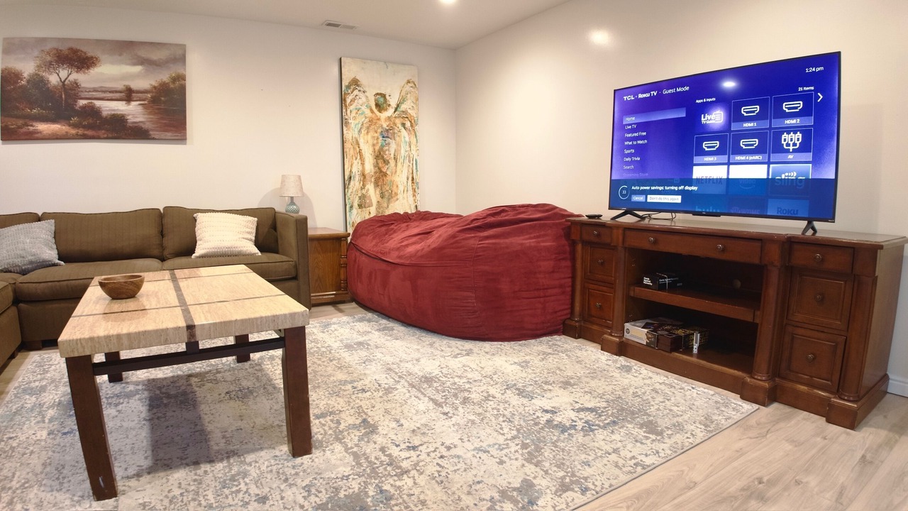 Photo of Livingroom in Midvale