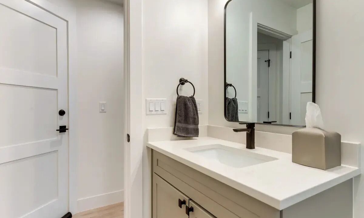 Photo of Bathroom in Jefferson Park