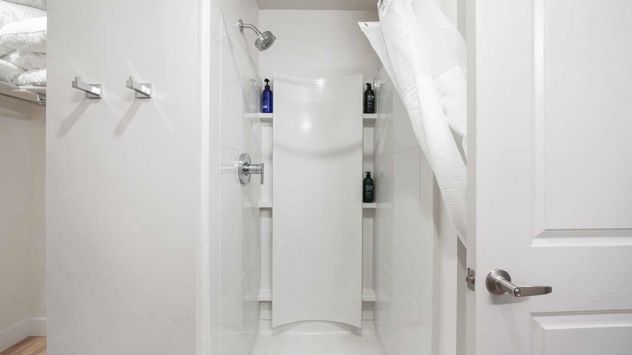 Photo of Bathroom in People's Freeway