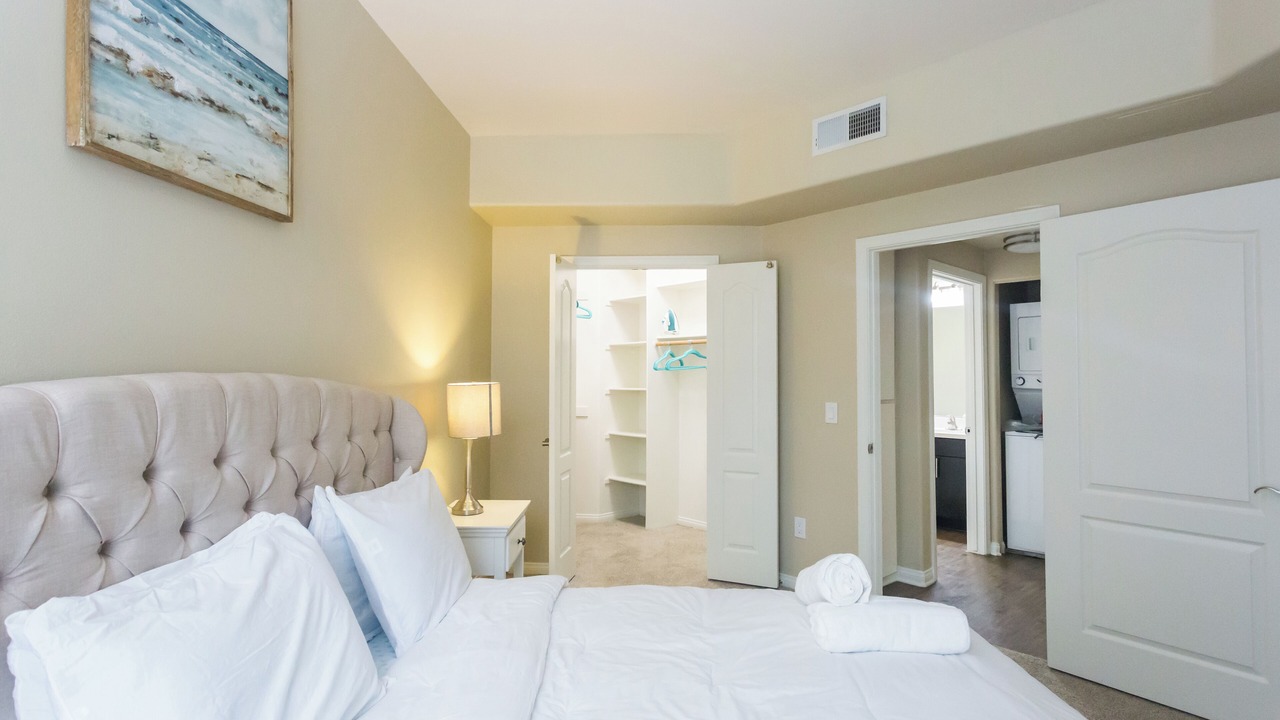 Photo of Bedroom in Marina Peninsula