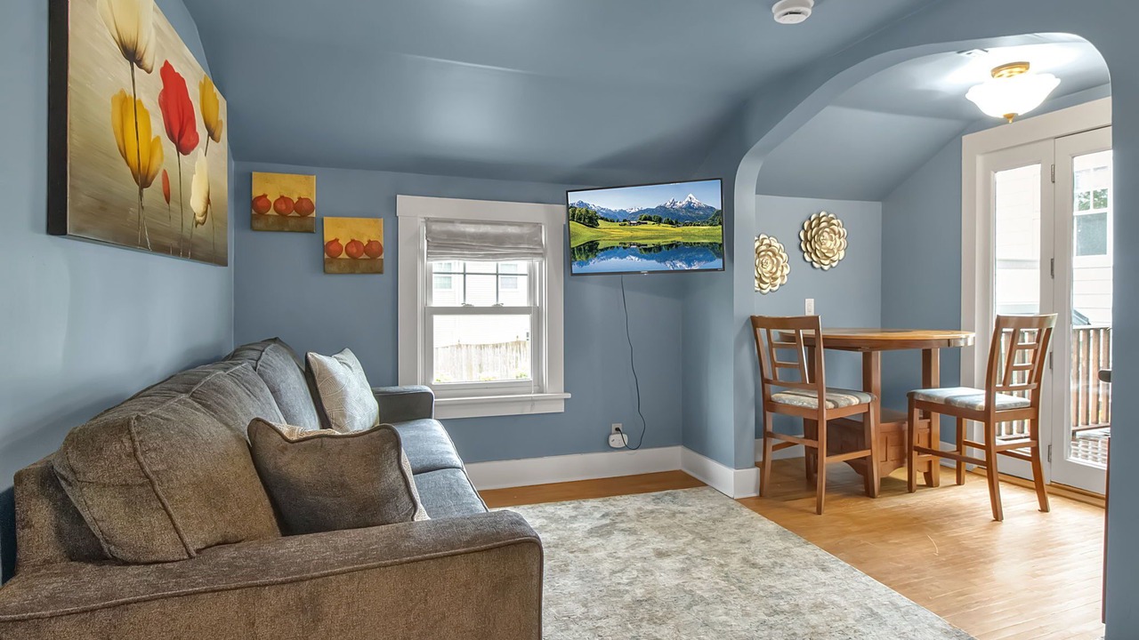 Photo of Livingroom in Lake Erie Beach