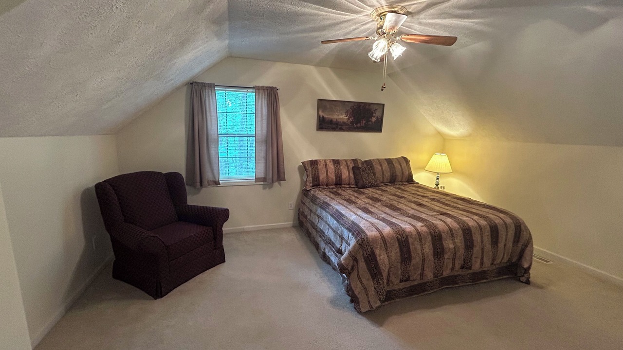 Photo of Bedroom in Tallassee
