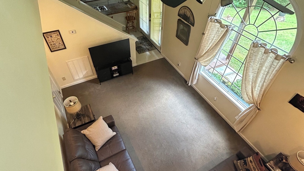 Photo of Livingroom in Tallassee