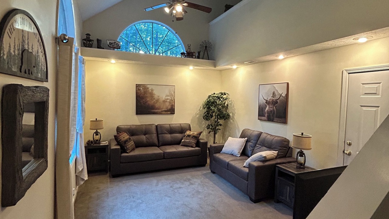 Photo of Livingroom in Tallassee