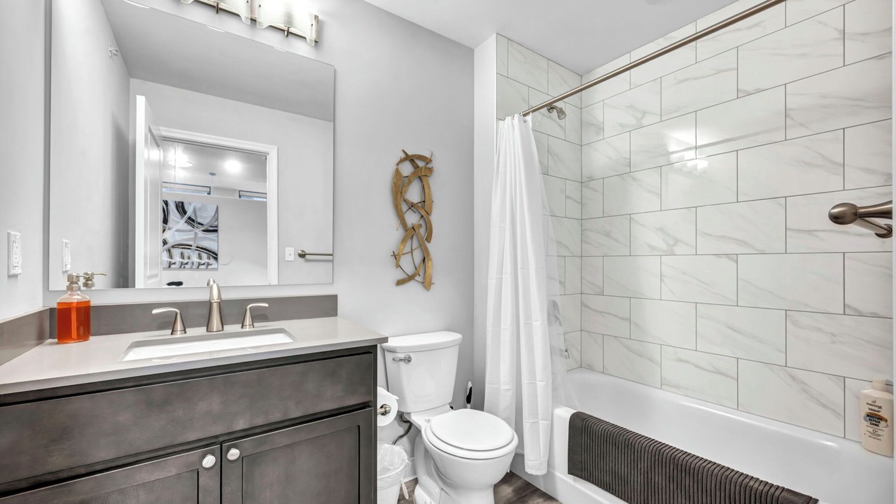 Photo of Bathroom in Gateway District