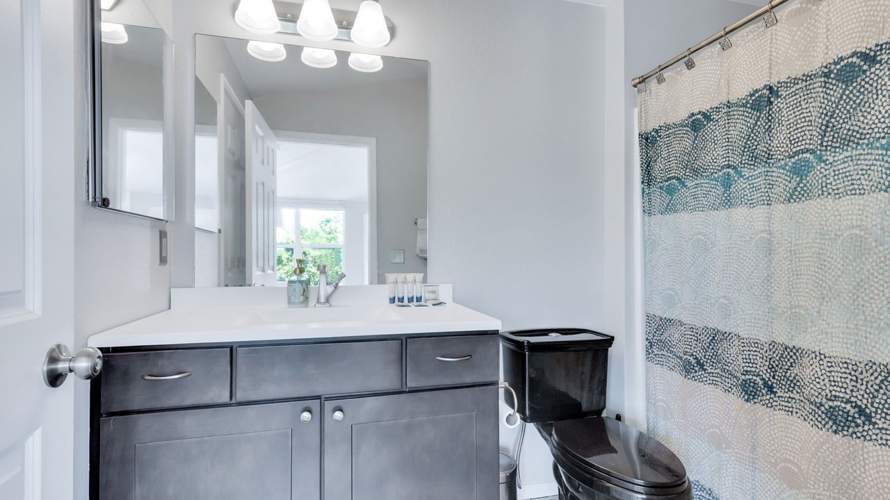 Photo of Bathroom in Glenwood Grove - North Iris